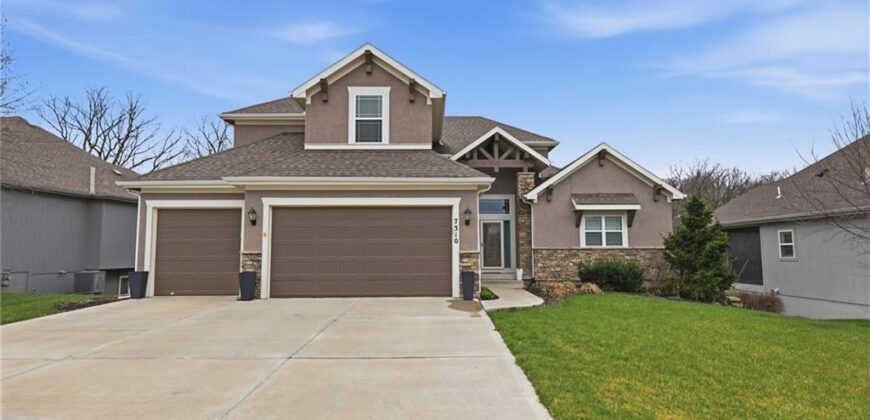 7310 NW Clore Drive, Parkville, MO 64152