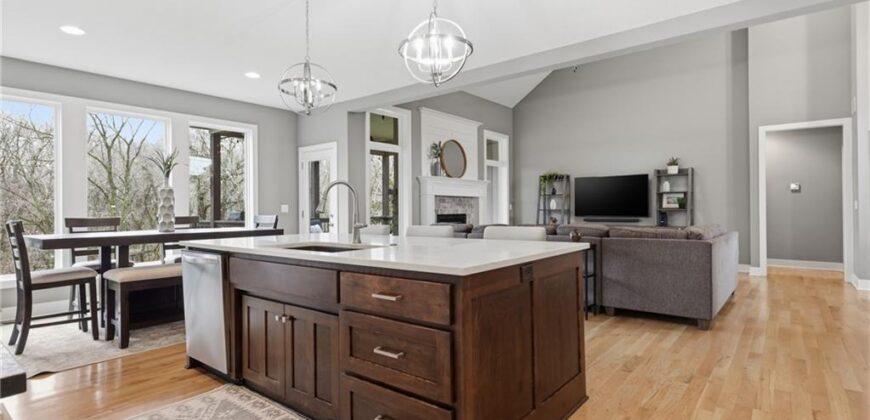 7310 NW Clore Drive, Parkville, MO 64152