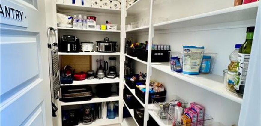 7310 NW Clore Drive, Parkville, MO 64152