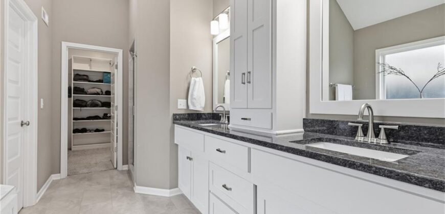 7310 NW Clore Drive, Parkville, MO 64152