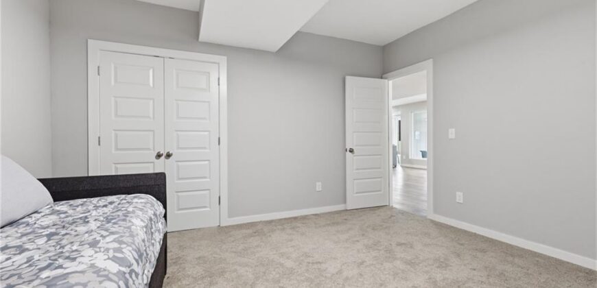 7310 NW Clore Drive, Parkville, MO 64152