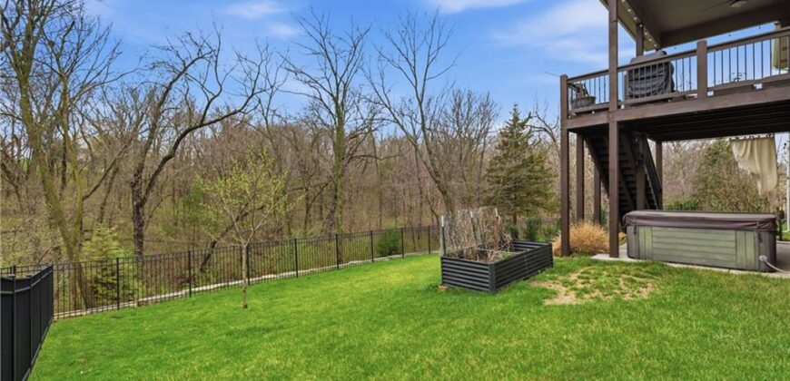 7310 NW Clore Drive, Parkville, MO 64152