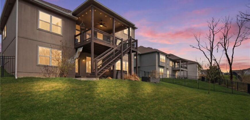 7310 NW Clore Drive, Parkville, MO 64152