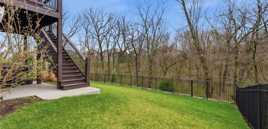 7310 NW Clore Drive, Parkville, MO 64152