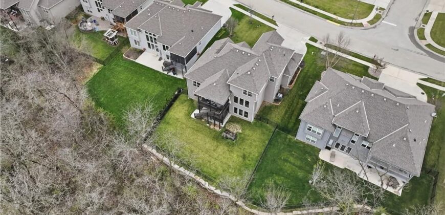 7310 NW Clore Drive, Parkville, MO 64152