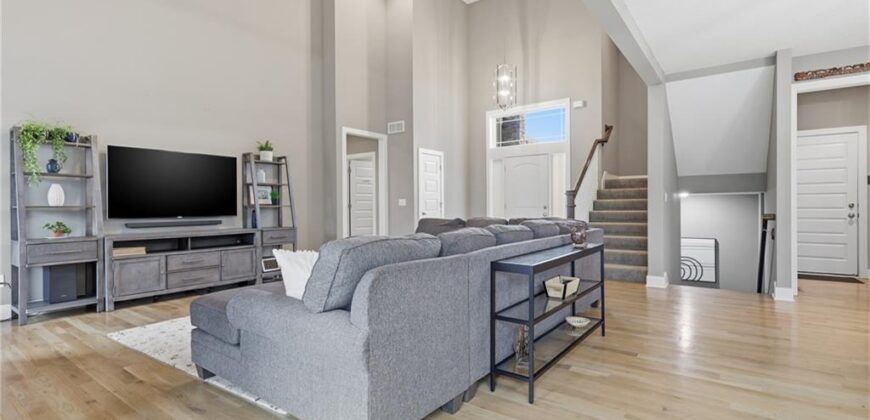 7310 NW Clore Drive, Parkville, MO 64152