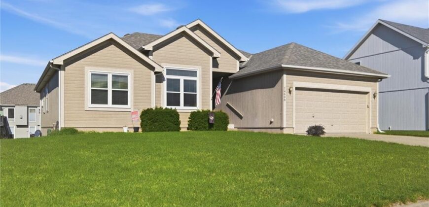 14608 Green Castle Street, Smithville, MO 64089