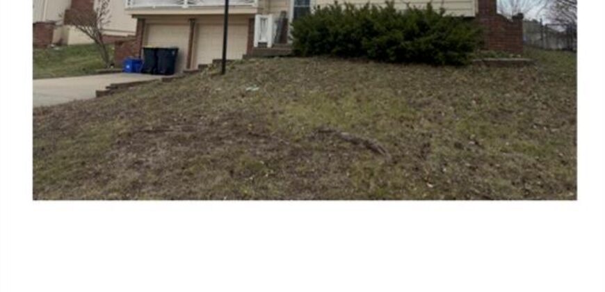 7312 NW Belvidere Parkway, Kansas City, MO 64152