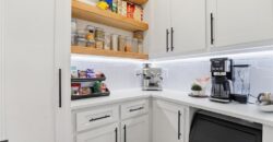 7160 N National Drive, Parkville, MO 64152