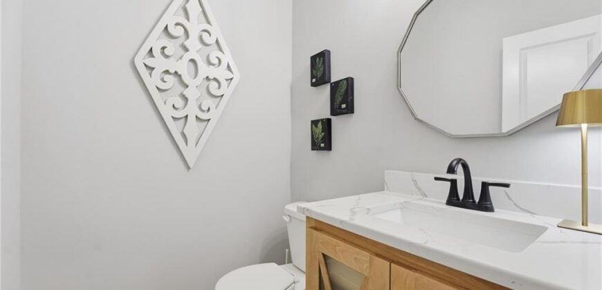 7160 N National Drive, Parkville, MO 64152