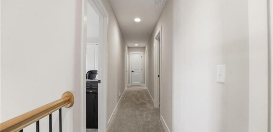 7160 N National Drive, Parkville, MO 64152