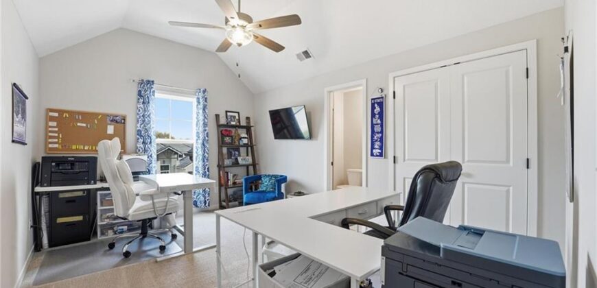 7160 N National Drive, Parkville, MO 64152