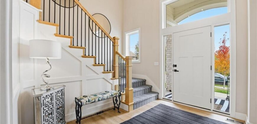 7160 N National Drive, Parkville, MO 64152