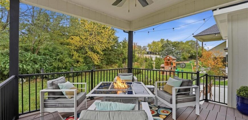 7160 N National Drive, Parkville, MO 64152