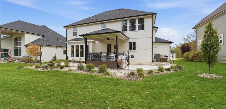 7160 N National Drive, Parkville, MO 64152