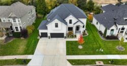 7160 N National Drive, Parkville, MO 64152