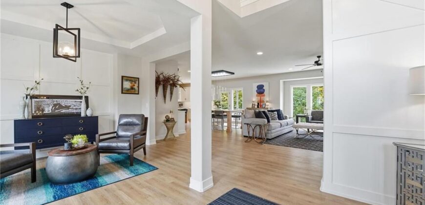 7160 N National Drive, Parkville, MO 64152