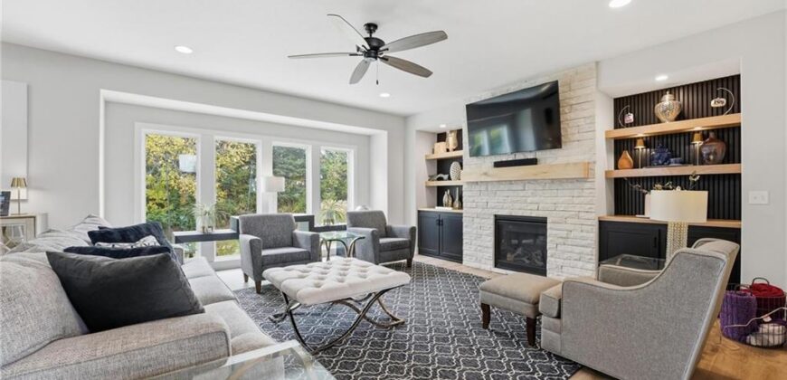 7160 N National Drive, Parkville, MO 64152