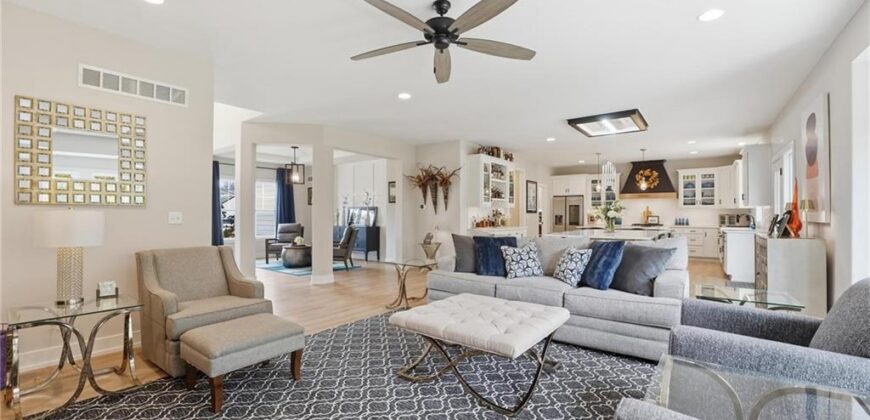 7160 N National Drive, Parkville, MO 64152