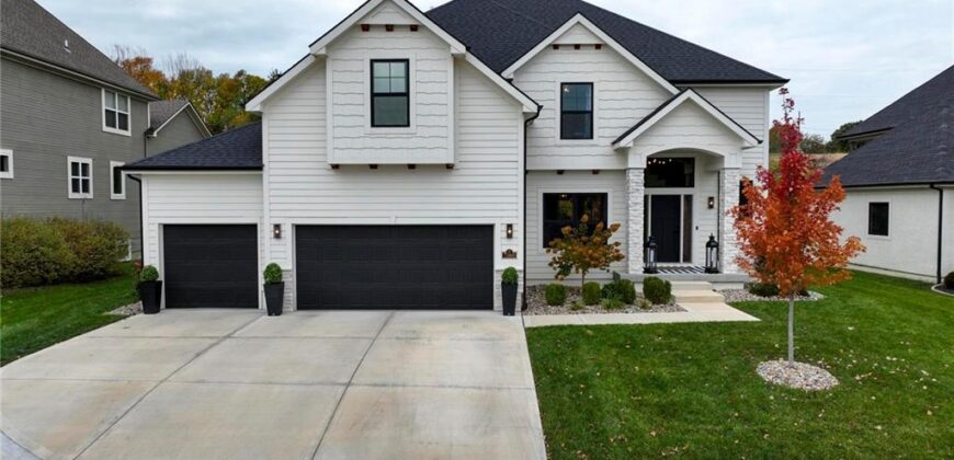 7160 N National Drive, Parkville, MO 64152