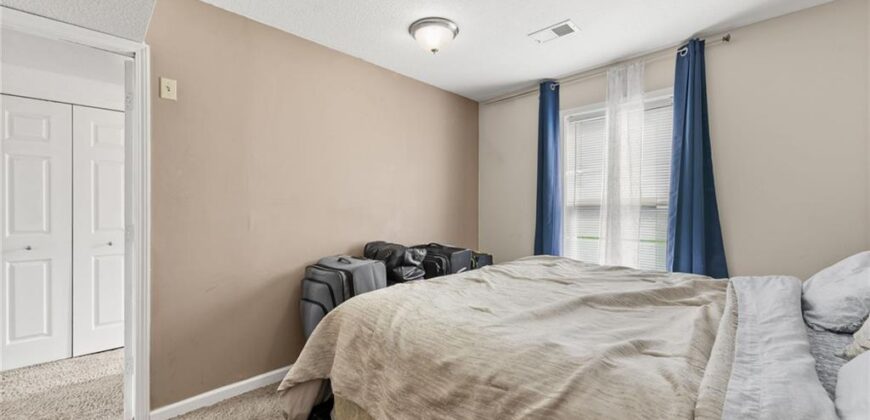 1405 NE 196th Street, Smithville, MO 64089