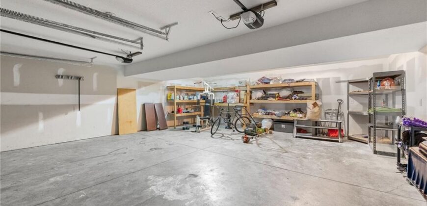 1405 NE 196th Street, Smithville, MO 64089