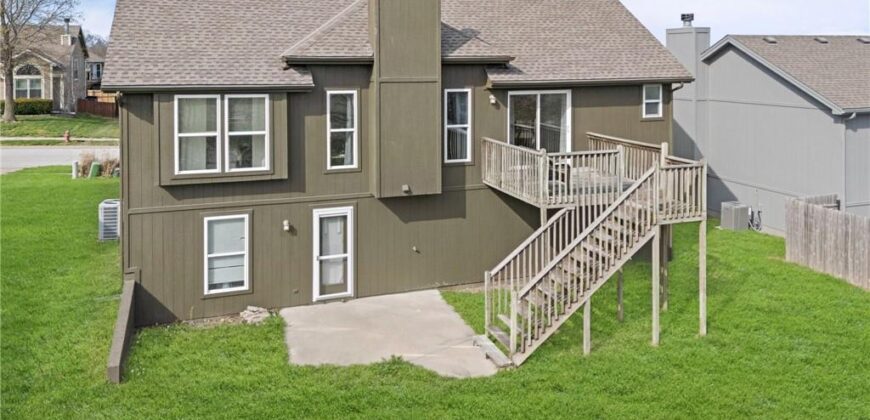 1405 NE 196th Street, Smithville, MO 64089