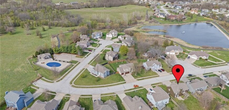 1405 NE 196th Street, Smithville, MO 64089