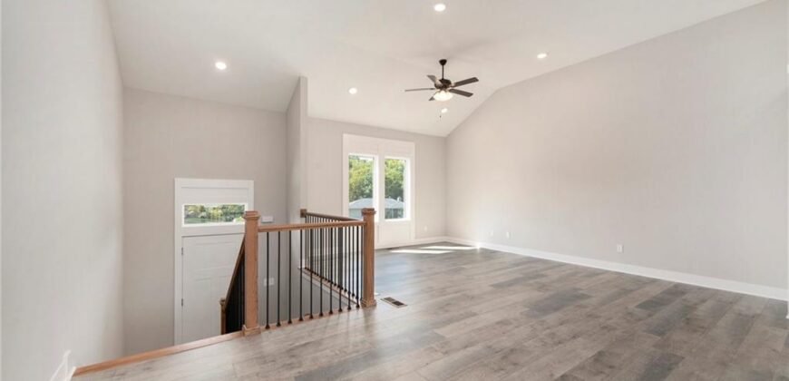 519 Hawthorne Street, Smithville, MO 64089