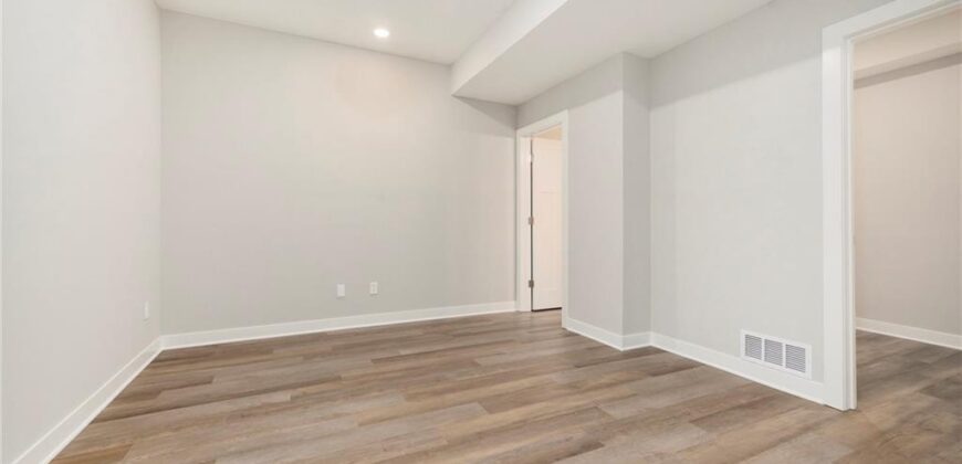 519 Hawthorne Street, Smithville, MO 64089