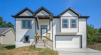 519 Hawthorne Street, Smithville, MO 64089