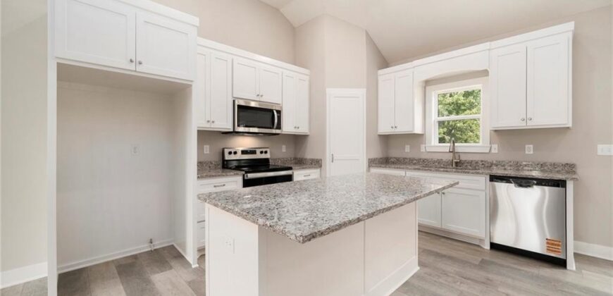 519 Hawthorne Street, Smithville, MO 64089