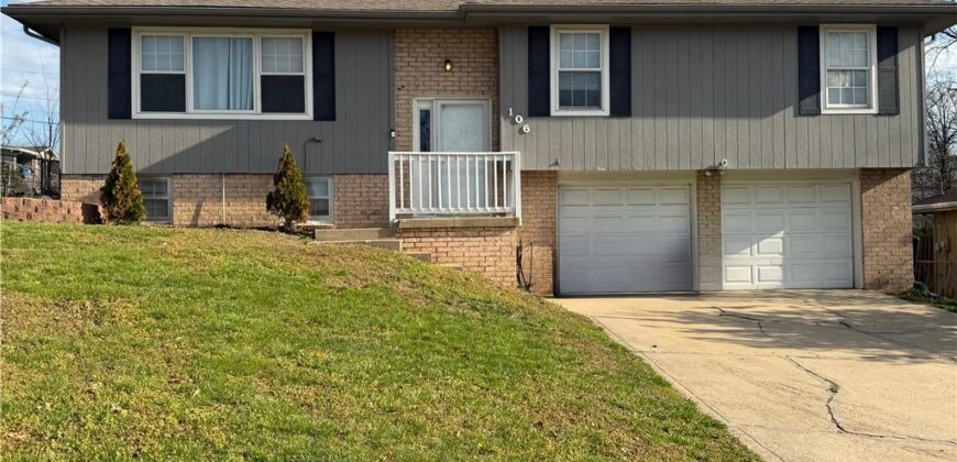 106 NW 61st Street, Gladstone, MO 64118