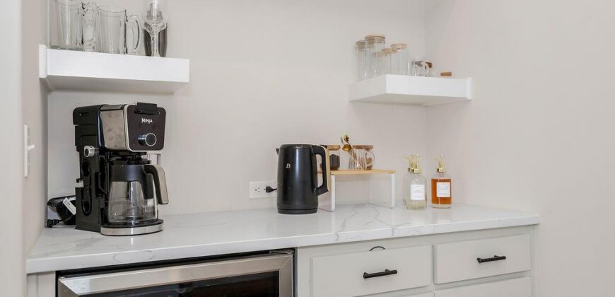 10505 N Flora Avenue, Kansas City, MO 64155