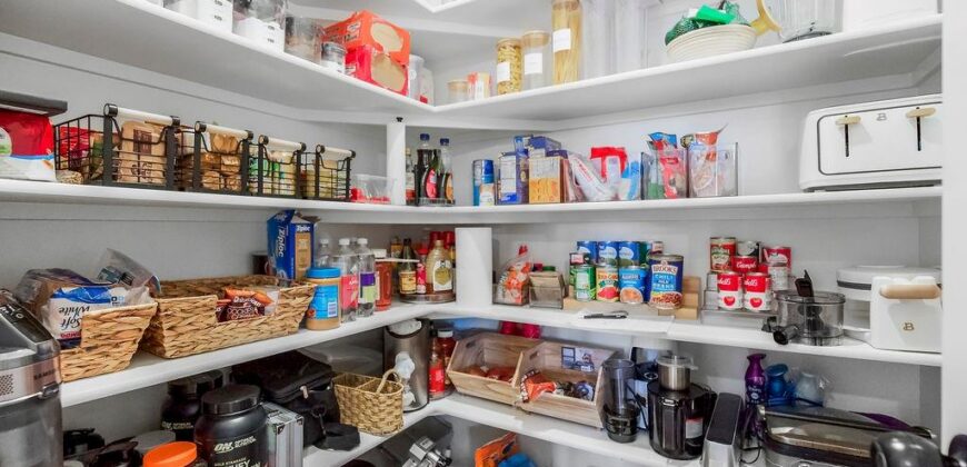 10505 N Flora Avenue, Kansas City, MO 64155