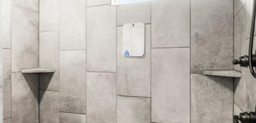 10505 N Flora Avenue, Kansas City, MO 64155