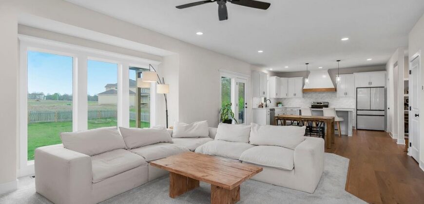 10505 N Flora Avenue, Kansas City, MO 64155