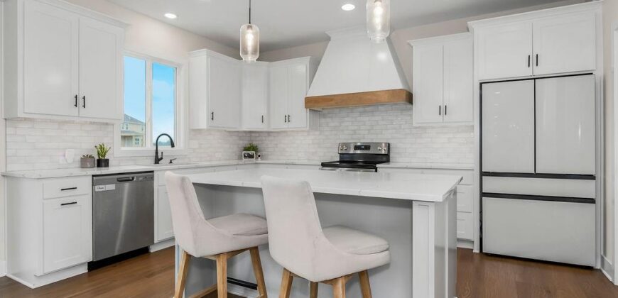 10505 N Flora Avenue, Kansas City, MO 64155