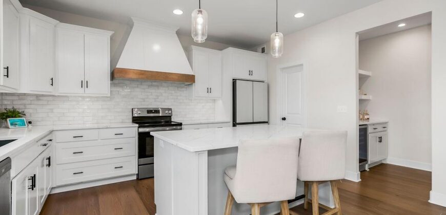 10505 N Flora Avenue, Kansas City, MO 64155