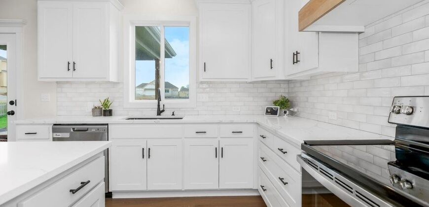 10505 N Flora Avenue, Kansas City, MO 64155