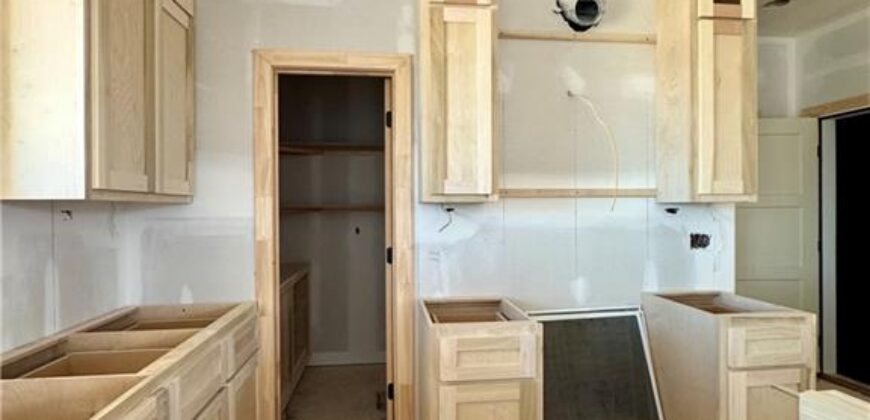 10316 N Smalley Drive, Kansas City, MO 64157