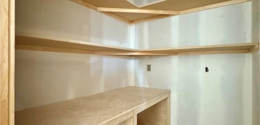 10316 N Smalley Drive, Kansas City, MO 64157