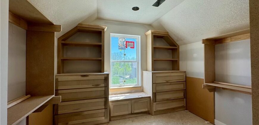 10316 N Smalley Drive, Kansas City, MO 64157