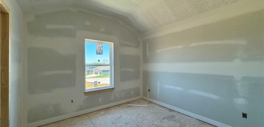 10316 N Smalley Drive, Kansas City, MO 64157