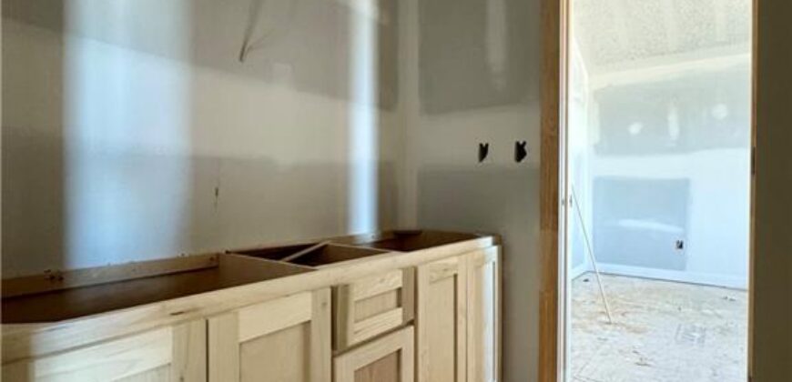 10316 N Smalley Drive, Kansas City, MO 64157