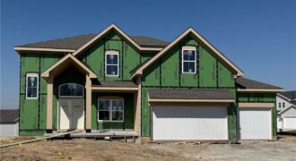 10316 N Smalley Drive, Kansas City, MO 64157