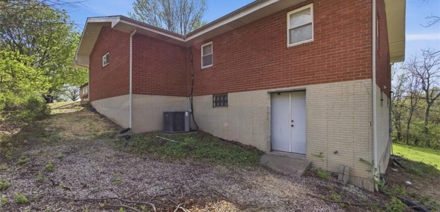 3232 N Forest Avenue, Kansas City, MO 64116