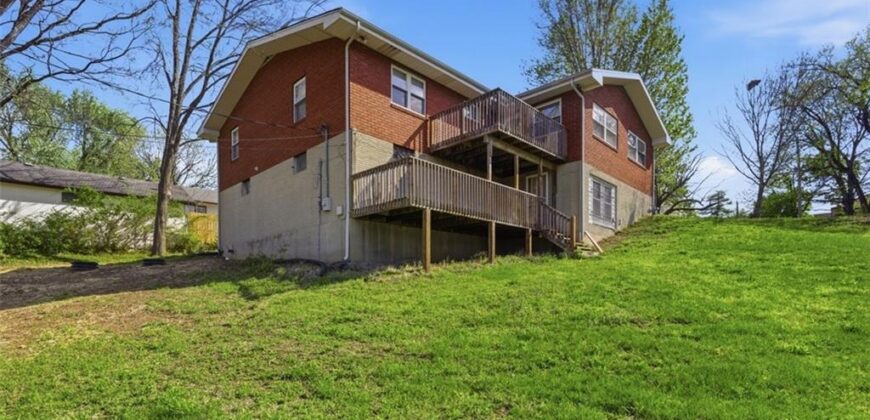 3232 N Forest Avenue, Kansas City, MO 64116