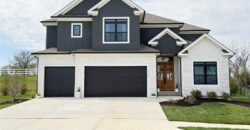 5730 Barn Hill Road, Parkville, MO 64152