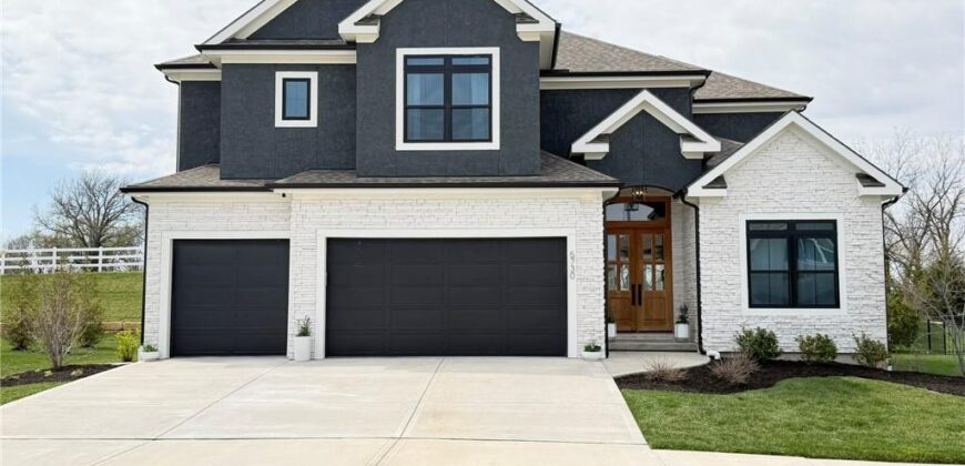 5730 Barn Hill Road, Parkville, MO 64152